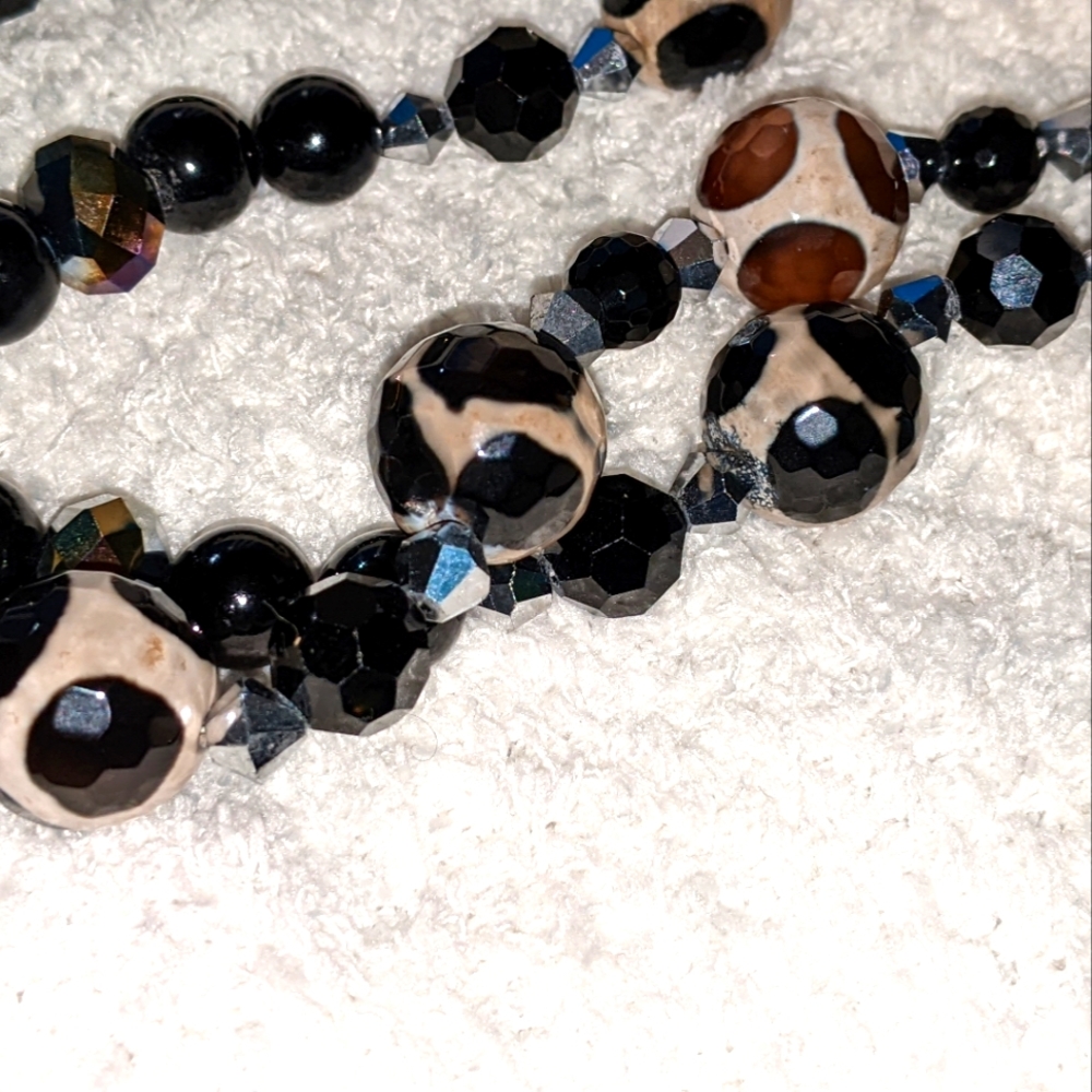 Tibetan Evil Eye Agate and obsidian necklace with earrings